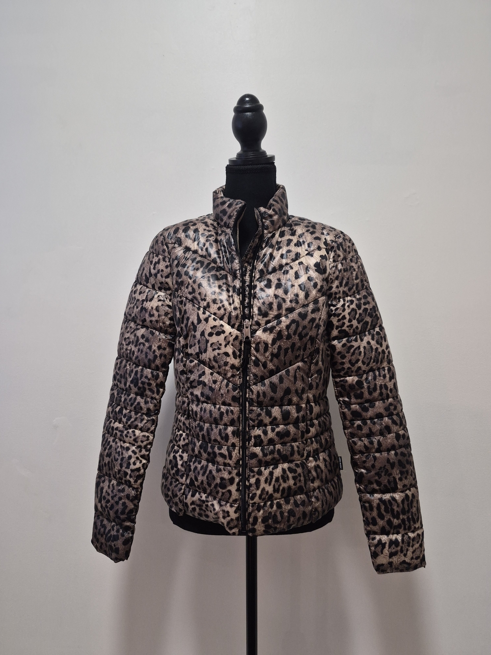 Leopard Print Quilted Puffer Jacket - Women